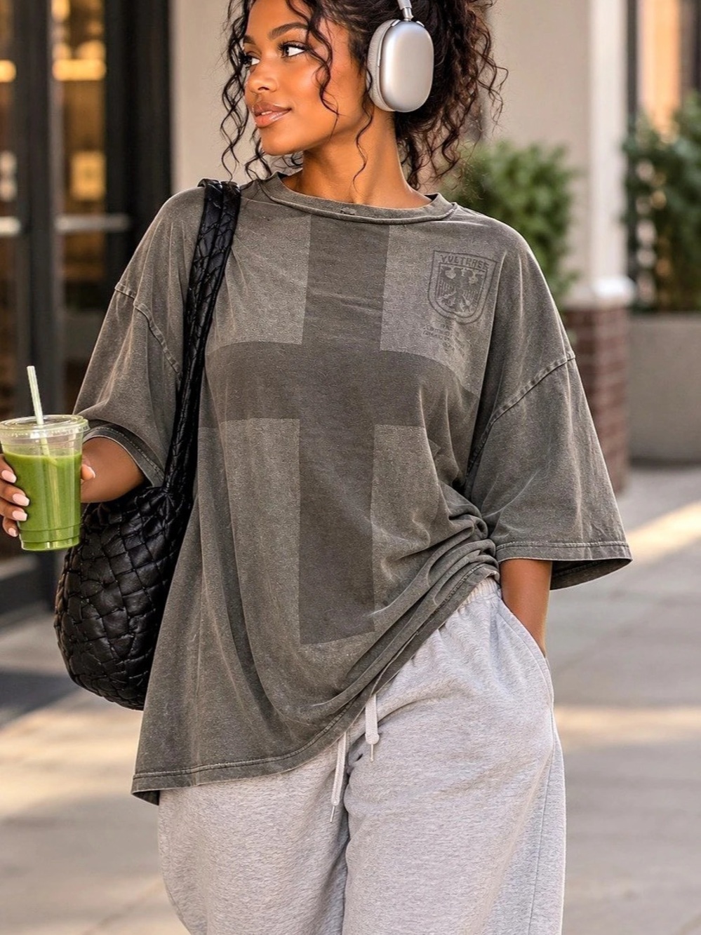Yeezy Geometric Short Sleeve Tee in Gray Size XS